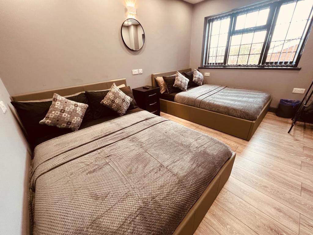 Urban Escape *4 Bedroom House* With Free Parking Birmingam Exterior foto